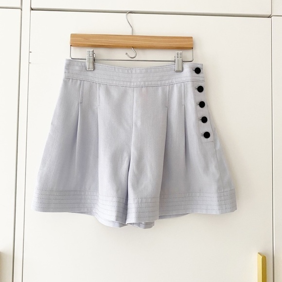 𝅺BNWT Club Monaco shorts with side buttons - Picture 6 of 10
